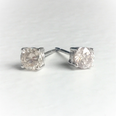 Diamond studs sixtyfive